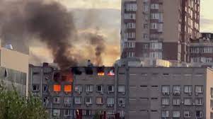 Un ataque ruso sobre Kiev alcanzó a una escuela y dejó al menos cuatro muertos