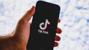 La Unión Europea impondrá a TikTok y otras plataformas controles reforzados