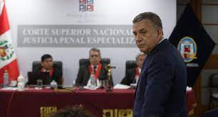 Exministro Peruano 12 ab’q’i  k-okex lamet chitzon tkub’len tb’iyon jun periodista chitzon.