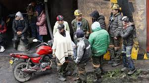 Explosión en minas de Colombia deja al menos 7 atrapados